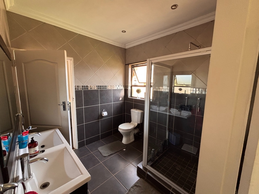 3 Bedroom Property for Sale in Wilkoppies North West